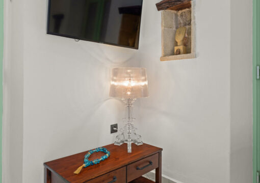 Apollonia Suite